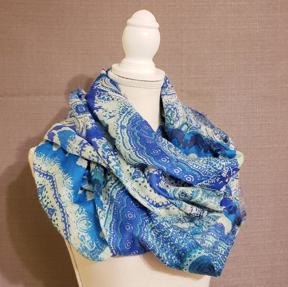COLLECTION EIGHTEEN Abstract Infiniti Scarf